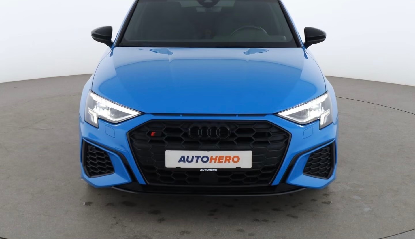 AUDI S3 8Y1
